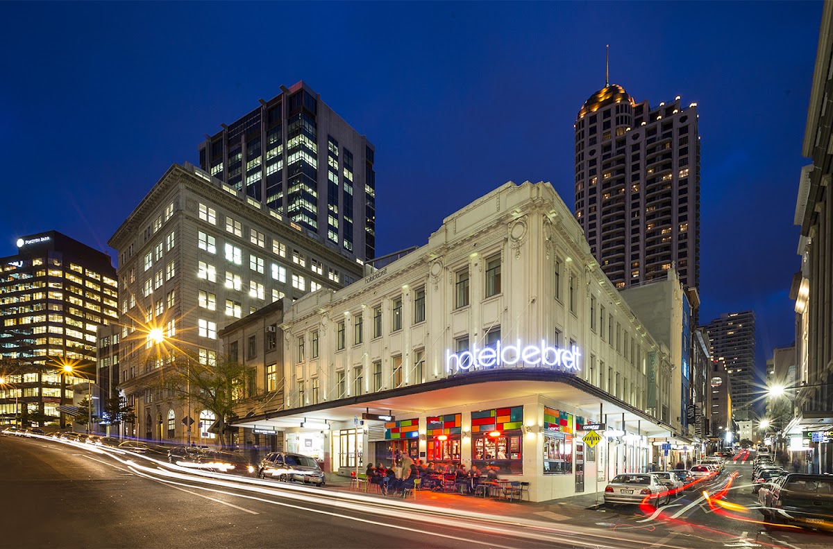 Hotel DeBrett, Auckland